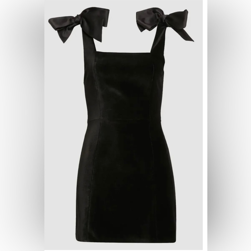 Alice + Olivia Maryann Velvet Black Dress